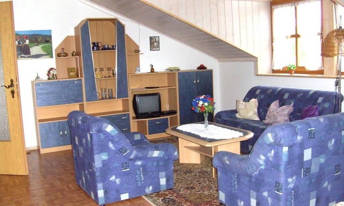 Oblfing Apartment | Ruhige, große Ferienwohnung in ländlicher Idylle