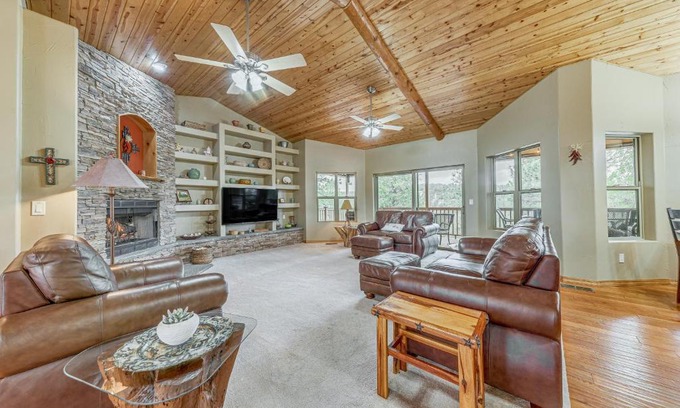 Ruidoso House | Ruidoso Vacation Rental Close to Hiking and Skiing