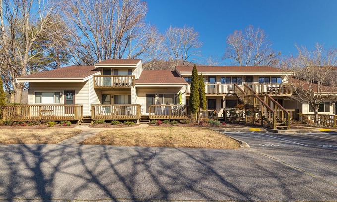 Lake Lure Condo | Rumbling Bald Resort Condominium at beautiful Lake Lure, Western North Carolin