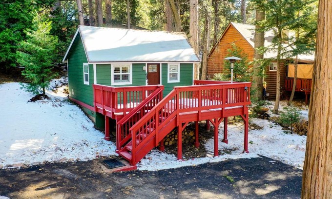 Running Springs House | Running Springs Cabin with Deck and Forest Views