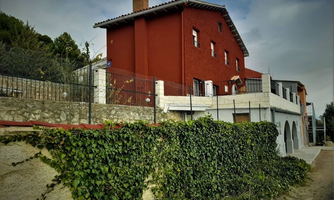 Borja House | Rural house "GARNACHA DE BORJA" suitable for families and pets
