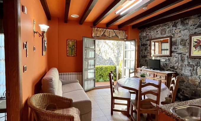 Villaviciosa Apartment | Rural apartment Aptos. turísticos Paseo de la Alameda for 2 people