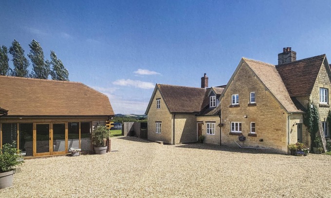 Sturminster Newton Other | Rural Dorset 7 bed farmhouse and barn with large gardens and lots of parking!