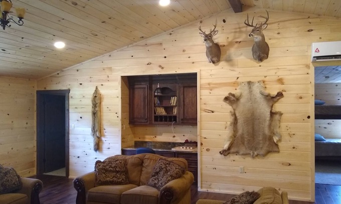 Ellsinore House | Rural family getaway