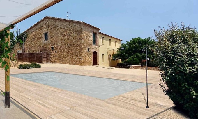Palafolls House | Rural farmhouse near the Costa Brava for 30
