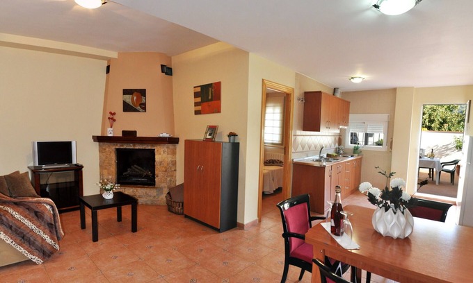 Guejar Sierra Apartment | Rural Gitejar apartment with fireplace, next to Sierra Nevada.