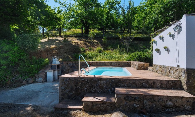 Calabazares House | Rural House 'Las Nubes' with Mountain Views, Wi-Fi, and Air Conditioning