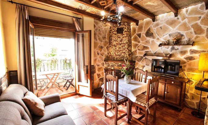 Mecina Bombaron Apartment | Rural lodging Los Castaños 2 pers. with spa and pool