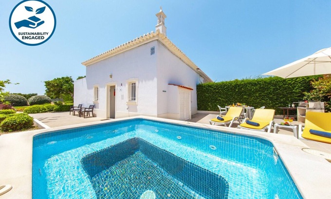 Alfarrobeira Villa | Rural retreat with plunge pool & BBQ