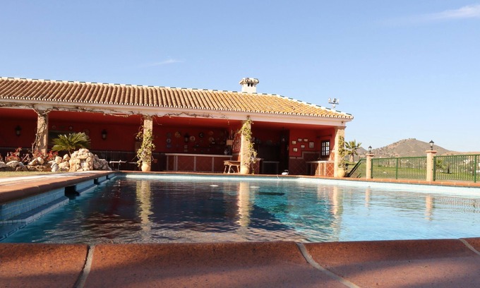 Cartama Villa | Rural villa with garden and fireplace