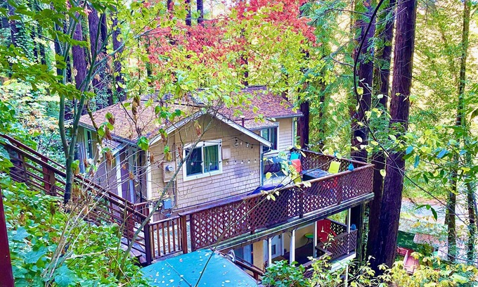 Northwood House | Russian River Privacy In The Redwoods - Hot tub/Fire pit table/Decks/Relaxation!