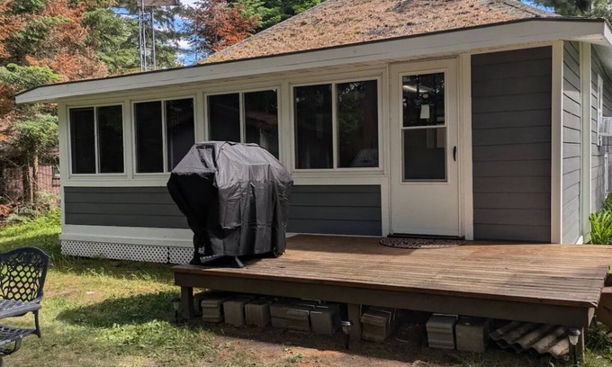 Manitowish Waters Cabin | Rustic 3 - bedroom cabin in Manitowish Waters with AC, WiFi, Pet Friendly