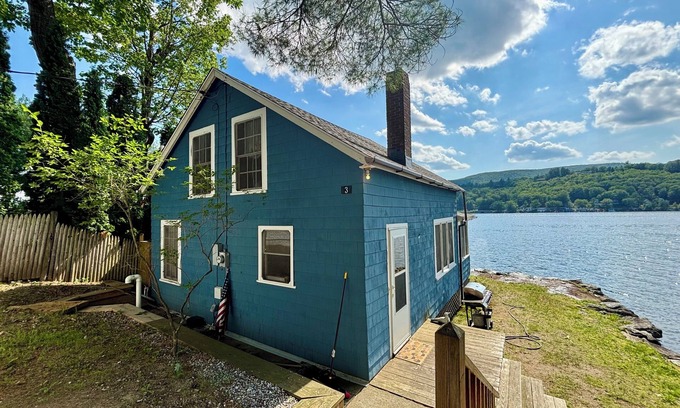 Alton Bay Cabin | Rustic 4-bedroom cabin with WiFi, AC in charming Alton Bay on Lake Winni.