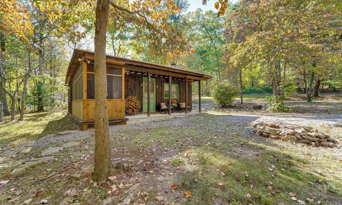 Buffalo Mills Cabin | Rustic Bedford Cabin Near Hunting & Fishing