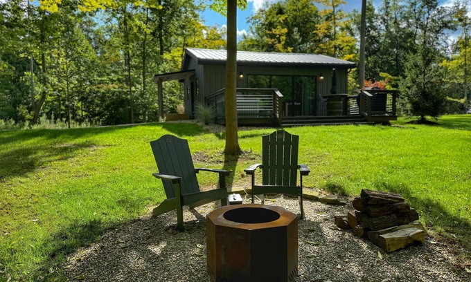 Madison Cabin | Rustic-Chic Woodside Cabin w/Hot Tub & Private Deck on 450-Acre Ohio Retreat