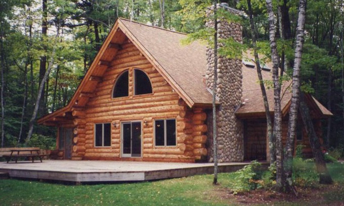 Lac du Flambeau House | Rustic Comfort in a Modern Full Log Home
