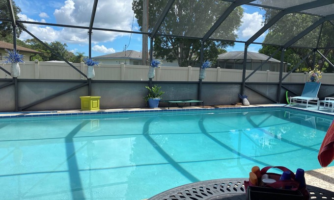 River Park House | Rustic Elegance- Private Heated Salt pool, 2 bed, 2 bath, Fenced & Pet friendly
