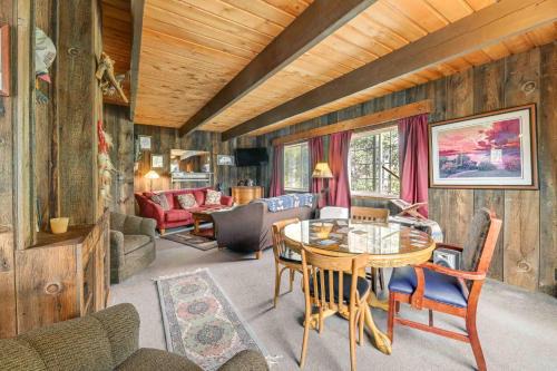Chiloquin House | Rustic Home with Deck and Grills on Williamson River!