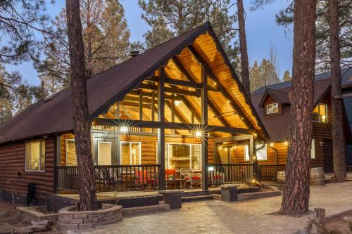 Munds Park House | Rustic Log Cabin in Munds Park