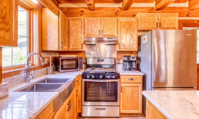 Cherokee Cabin | Rustic log home in private community - farm views & outdoor firepit