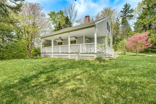 Wilmington House | Rustic Marlboro Cottage 4 Mi to Lake Raponda!