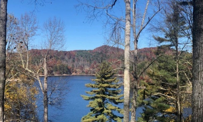 Cullowhee House | Rustic Modern Mountain Retreat w/Awesome Lake Glenville view