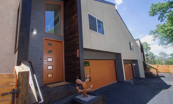 Colorado Springs House | Rustic-Modern Townhome B in Ivy Wild/Downtown