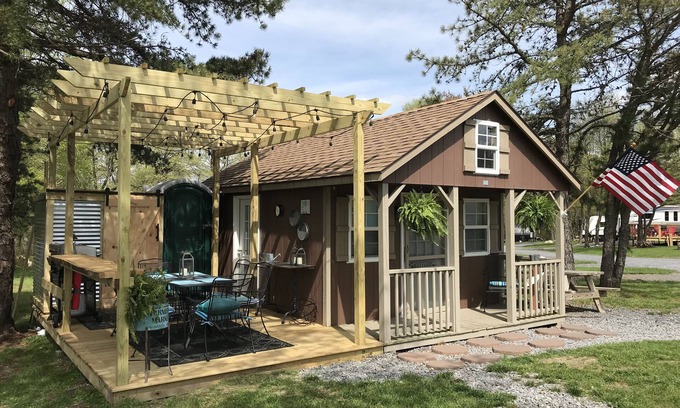 Peach Glen Cabin | Rustic Primitive Tiny House Cabin