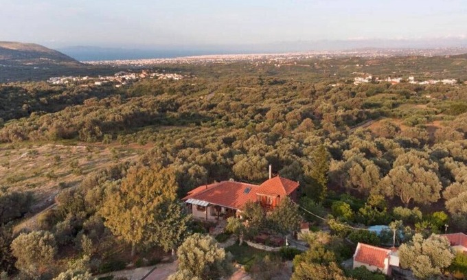 Tilisos House | Rustic Retreat