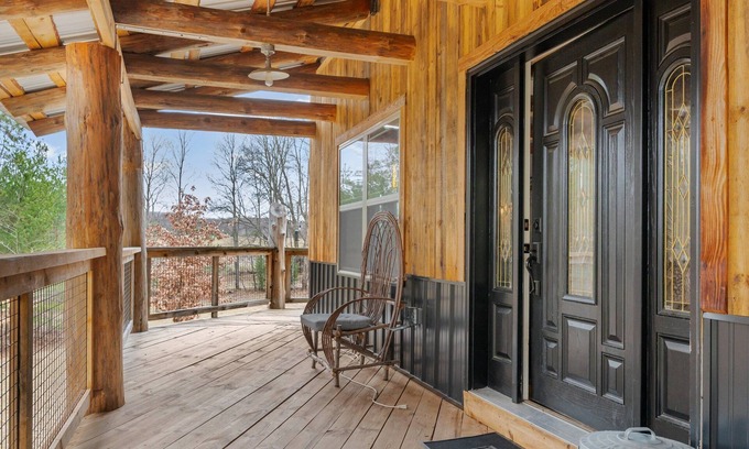Mayfield Cabin | Rustic Retreat in Kingsley