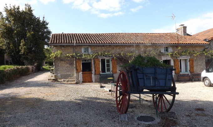 Benest Cottage | Rustic rural cottage with gravel garden and extensive grounds