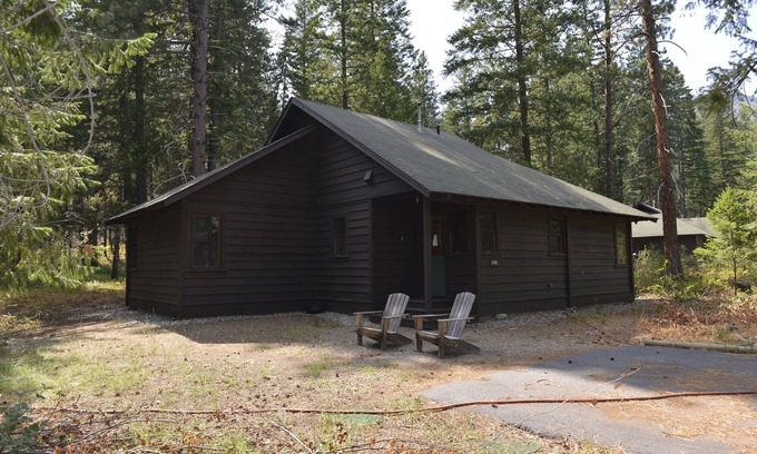 Mazama Cabin | Rustic Two Bedroom Cabin