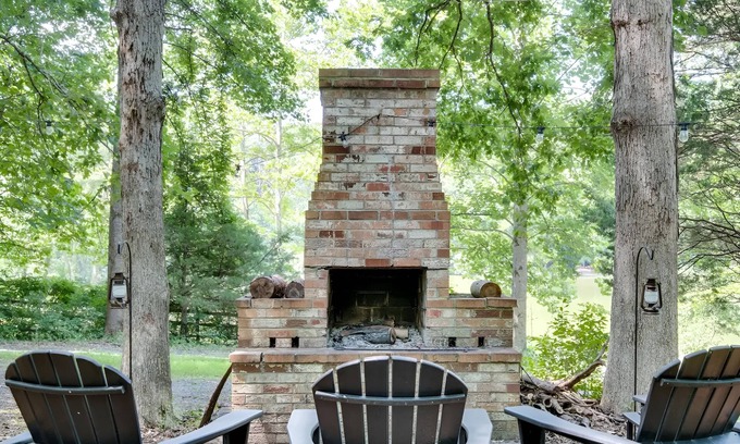 Livingston House | Rustic Lakeview Cabin: Gazebo, Chimney & Grill