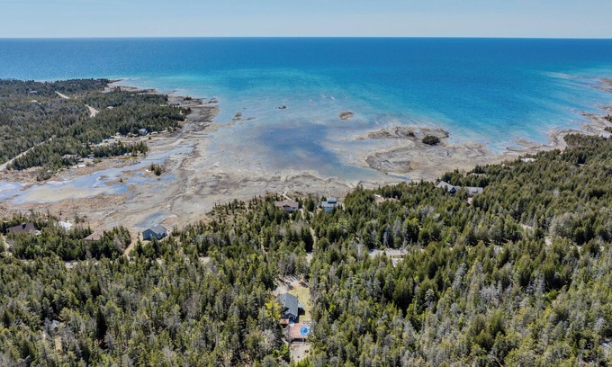 Northern Bruce Peninsula Cottage | Rustic Vibes w/Pool & Hot Tub - Tobermory