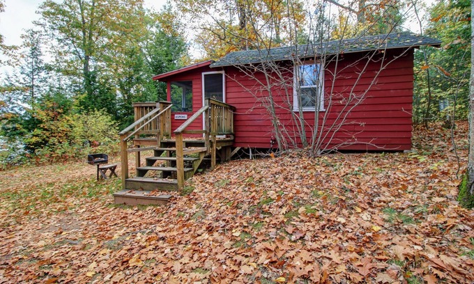 Lac du Flambeau Cabin | Rustic, Wisconsin Northwoods cabin. Lakeview! Family & Pet Friendly!