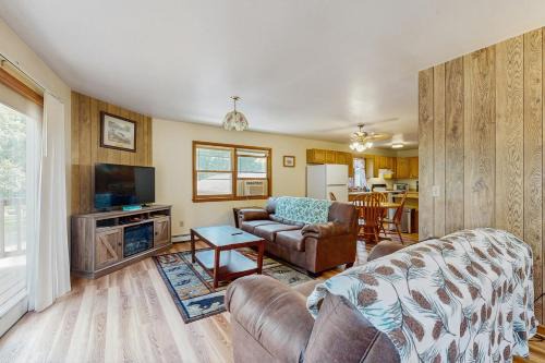 Friendship House | Rustic Woodland Retreat- Unit B