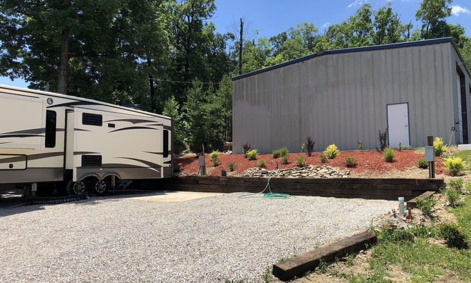 Mid America RV Rental | RV SITE-LAKE HAMILTON-SPACE B