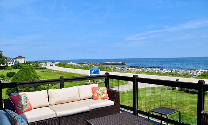 Rye House | Rye Beach house overlooking the ocean with NEW AIR CONDITIONING installed