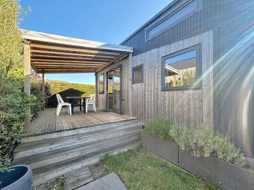 Jullouville-les-Pins House | Séjour en Tiny House à Jullouville, piscine et parking inclus - FR-1-361A-95