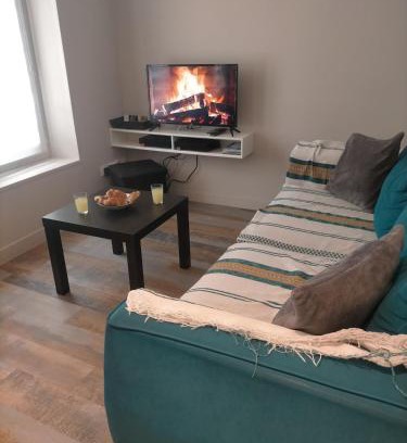 Sedan Apartment | S Bourgeois 2 Charmant T3 tout équipé au centre