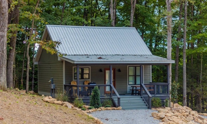 Tracy City House | S'mores & More Tiny House - Tracy City