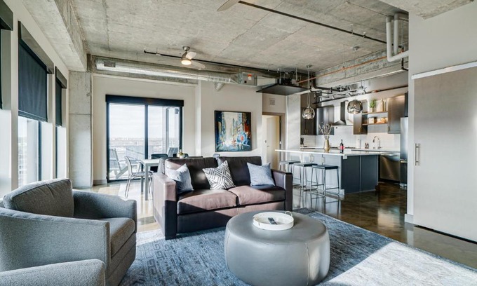 Warehouse District Apartment | Sable 901 - Penthouse