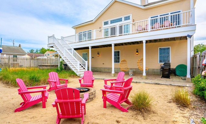 Southern Coast House | Saco Coastal Haven | 5BR, Sleeps12 + Walk to Beach |Dogs OK