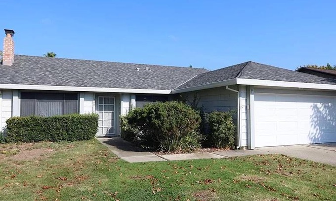 Pocket Apartment | Sacramento 1
