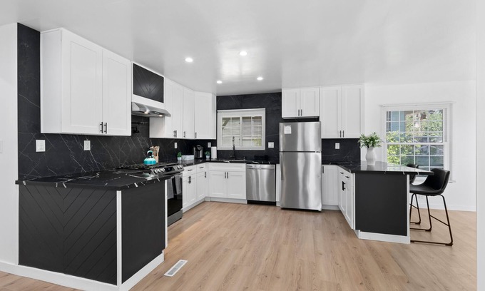 Central Escondido House | Safari Vines Retreat. Fully remodeled spacious 3 bedroom 2 bath home nSleeps 8