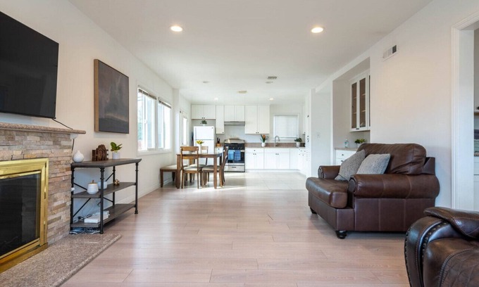 Glendora House | Safe Neighborhood, 4 Bedroom, Garage, & Big Back Yard.