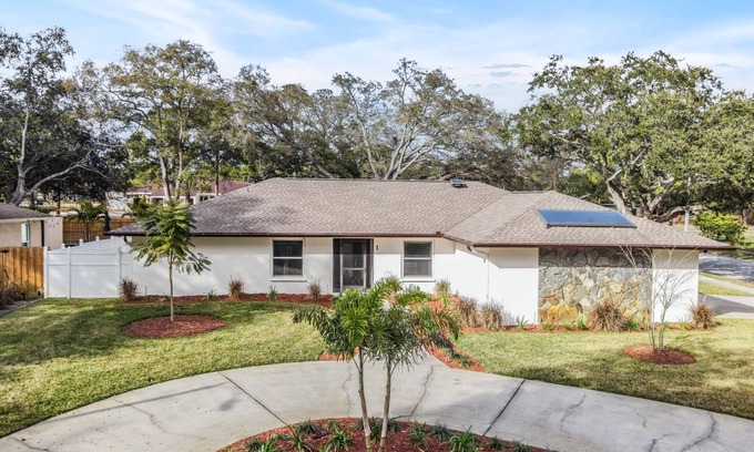 Safety Harbor House | Safety Harbor Pool Home
