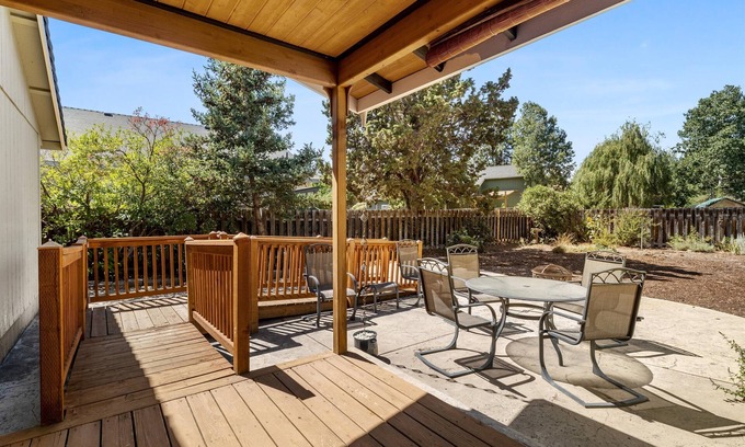 Mountain View District House | Sage Country Retreat – Quiet 3 BDR, ADA Accessible & Close to Downtown!