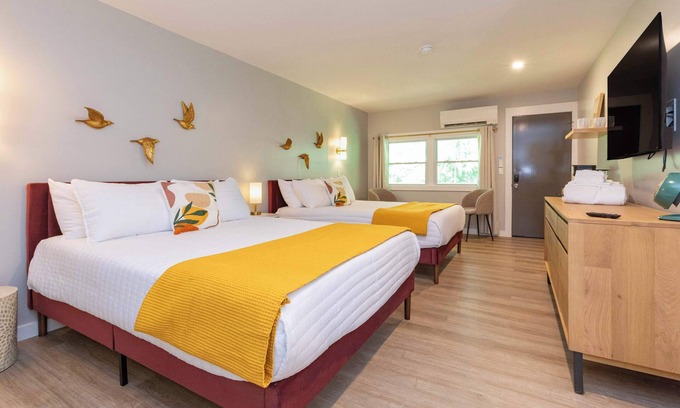 Maggie Valley Apartment | Sage Deluxe Double Queen Studio at The Dogwood