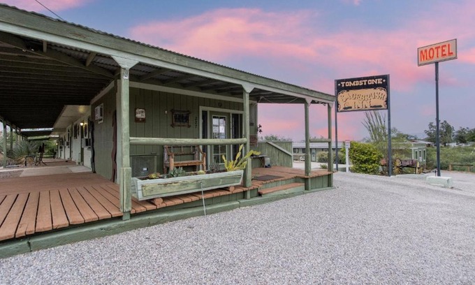 Tombstone Bed & Breakfast | Sagebrush Inn